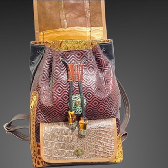 Elie Handbags, genuine, leather backpack - Picture 9 of 10